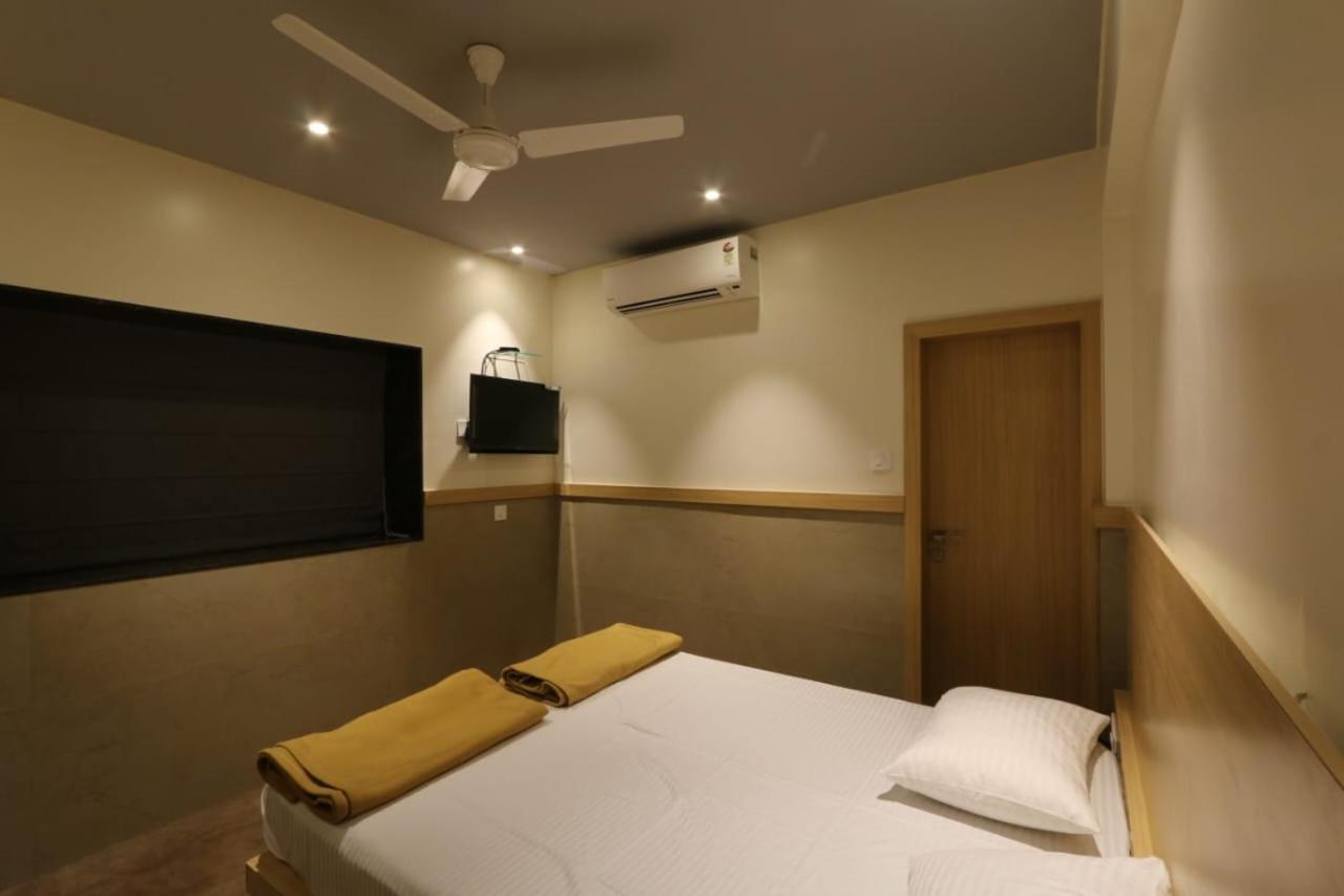 Avenue 10 Boutique Hotel Pune Esterno foto