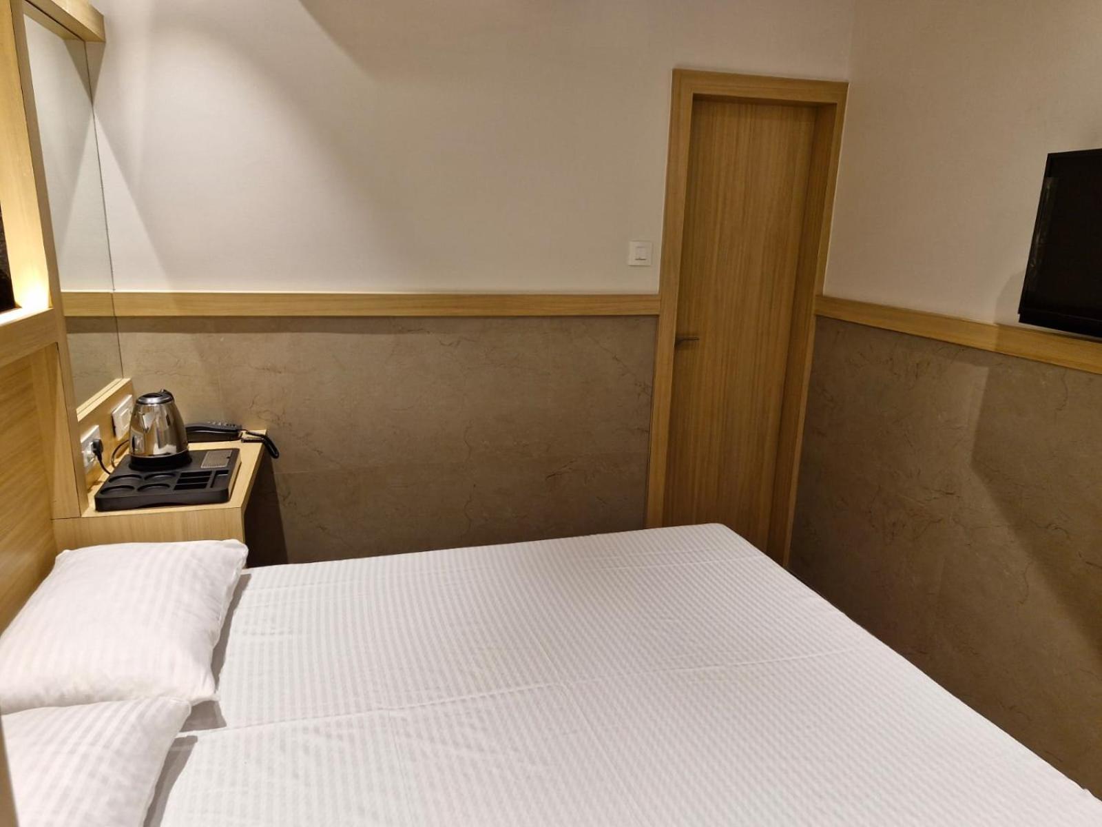 Avenue 10 Boutique Hotel Pune Esterno foto